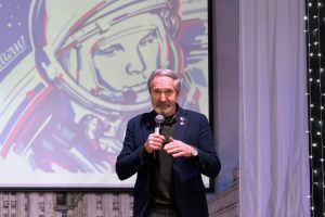 В школе МИД стартовала Неделя космоса